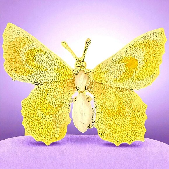 Vintage Butterfly Brooch Pin Gold Plated Textured Design - Picture 1 of 5